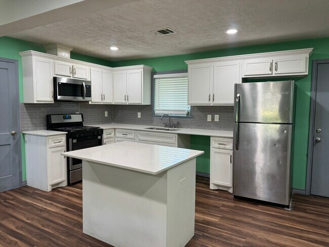 5846 Westover St in Houston, TX - Building Photo - Building Photo