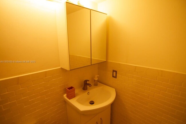 753 Michigan Ave in Miami Beach, FL - Foto de edificio - Building Photo
