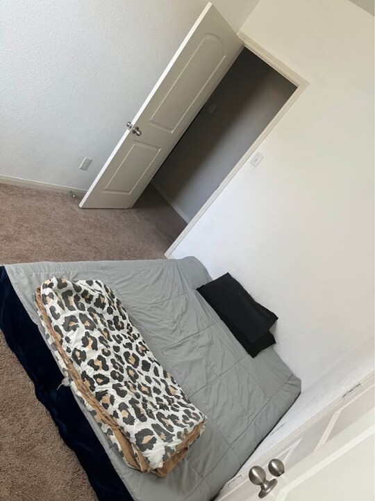 1001 Liberty Meadows Dr in Liberty Hill, TX - Building Photo