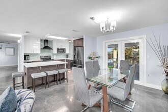 4400 SW 37th Ave in Fort Lauderdale, FL - Building Photo - Building Photo