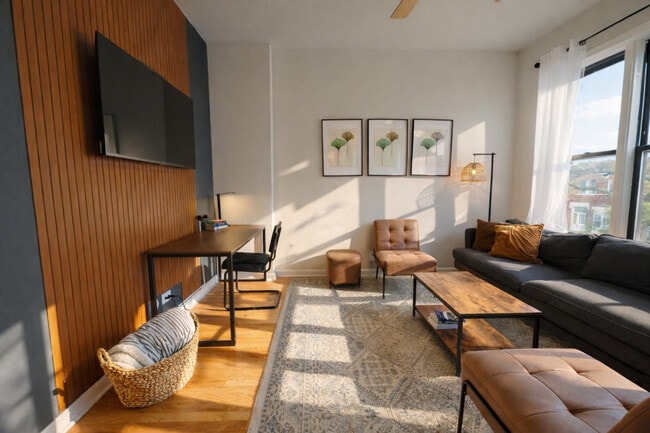 906 N Damen Ave in Chicago, IL - Building Photo - Building Photo