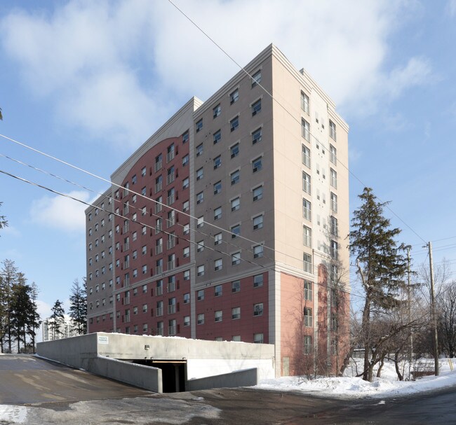 Maple Hill Creek Apartments in Waterloo, ON - Building Photo - Building Photo