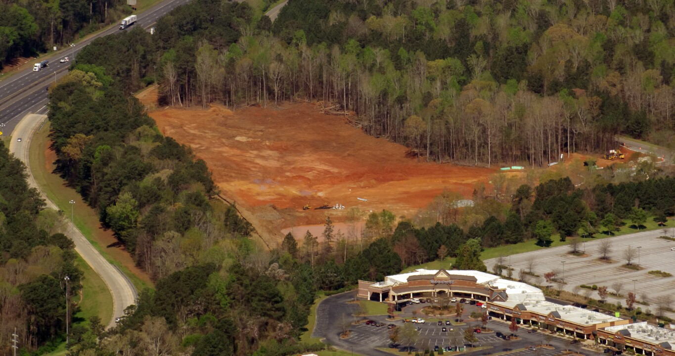 700 Lamar rd in Macon, GA - Building Photo