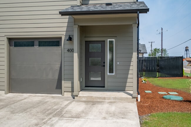 property at 400 Wagon Wheel Dr