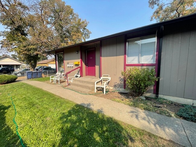 1812 E Mallon Ave in Spokane, WA - Building Photo - Building Photo