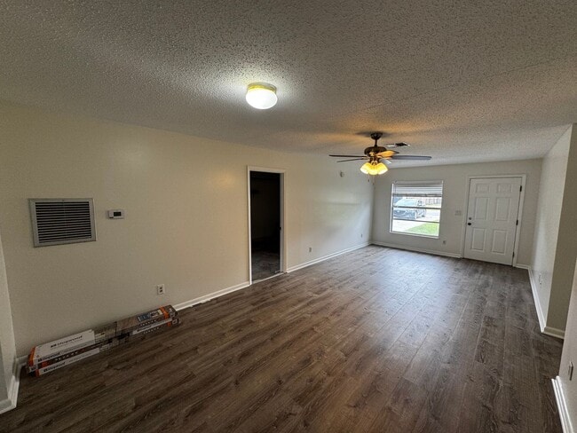 21411 SW Honeysuckle St in Dunnellon, FL - Building Photo - Building Photo