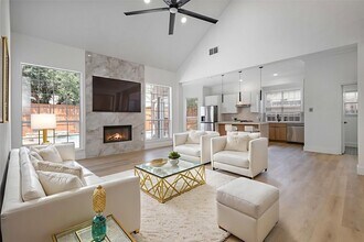 2325 Flanders Ln in Plano, TX - Building Photo - Building Photo