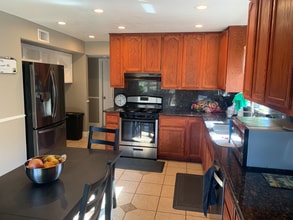 3426 Rancho Rio Way in Sacramento, CA - Building Photo - Building Photo