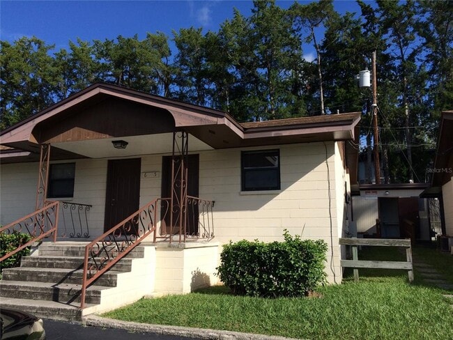 property at 1406 SW 18th Pl