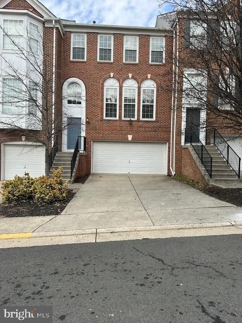 45776 Mountain Pine Square in Sterling, VA - Building Photo