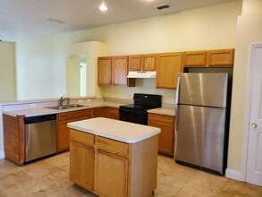 3560 Benson Park Blvd in Orlando, FL - Building Photo - Building Photo