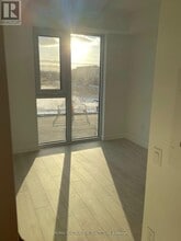 412 Silver Maple Rd in Oakville, ON - Building Photo - Building Photo