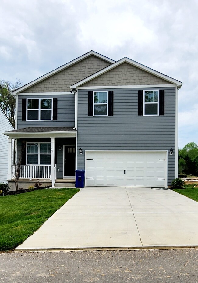 property at 560 Country Oak Dr