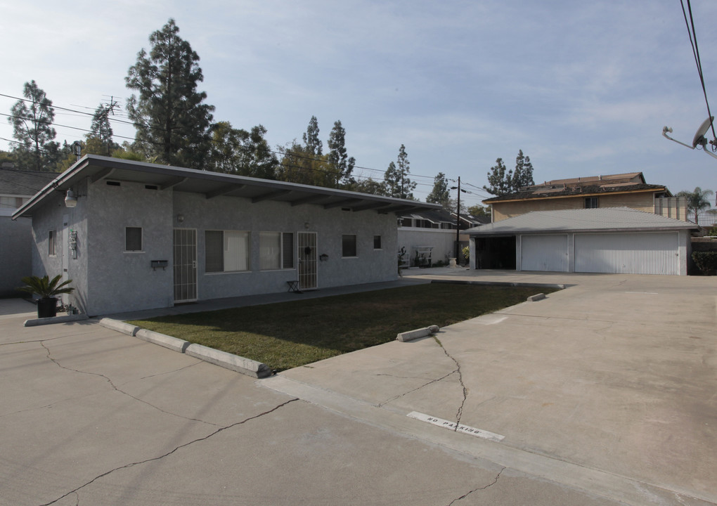 10918-10942 Lampson Ave in Garden Grove, CA - Building Photo