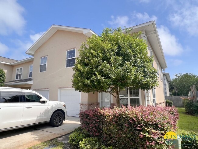 property at 1485 Bentley Cir