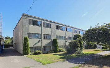 Park Blvd Apartments in Victoria, BC - Building Photo - Building Photo