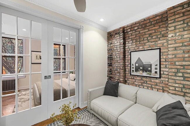 224 E 11th St, Unit 2H