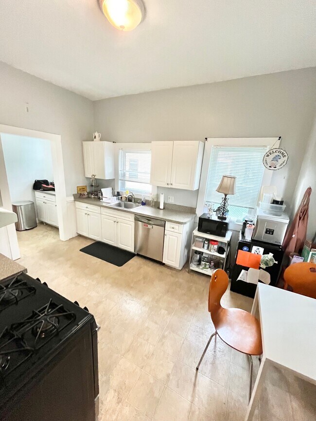 85 Easton St, Unit 1