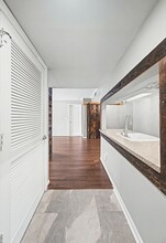 265 Hillsboro Pl in Nashville, TN - Foto de edificio - Building Photo