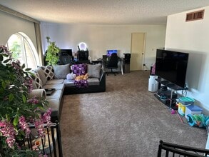 5250 W Harmont Dr in Glendale, AZ - Building Photo - Building Photo