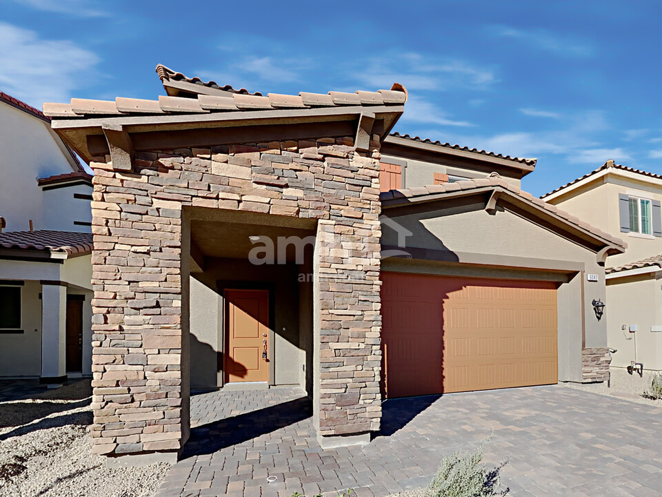 6043 Schmidt St in North Las Vegas, NV - Foto de edificio