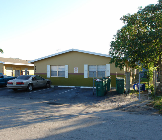 1212-1216 NE 6th Ave in Fort Lauderdale, FL - Foto de edificio - Building Photo