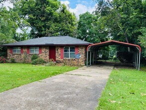 123 Graylynn Dr in Prattville, AL - Foto de edificio - Building Photo