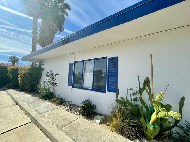 529 Calle Abronia S in Palm Springs, CA - Building Photo - Building Photo