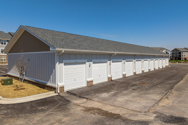 The Grove in Whitestown, IN - Foto de edificio - Building Photo
