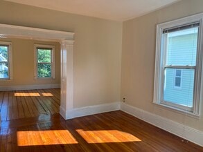 11 Clarendon Ave, Unit 2 in Somerville, MA - Building Photo - Building Photo