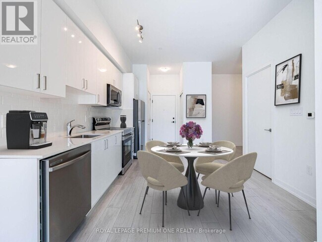 556-556 Marlee Ave in Toronto, ON - Building Photo - Building Photo