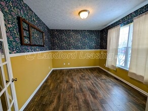 1039 Dodge Dr in Amherst, OH - Building Photo - Building Photo