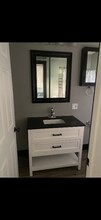 208 1/2 W 42nd Pl in Los Angeles, CA - Building Photo - Building Photo