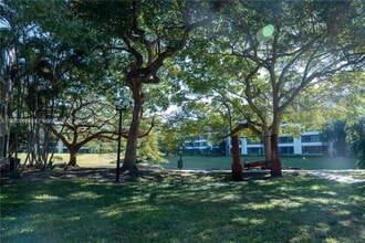 1705 Palm Cove Blvd, Unit Verano in Delray Beach, FL - Foto de edificio - Building Photo