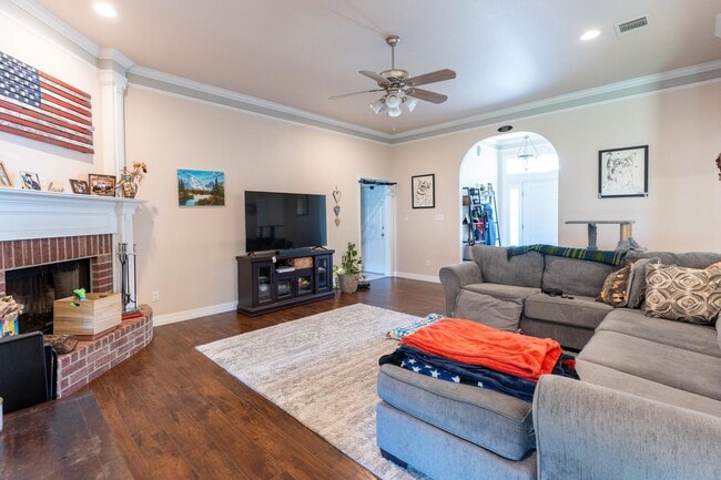 property at 2509 Cole Cir