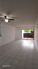 9419 Fontainebleau Blvd-Unit -101 in Miami, FL - Building Photo - Building Photo