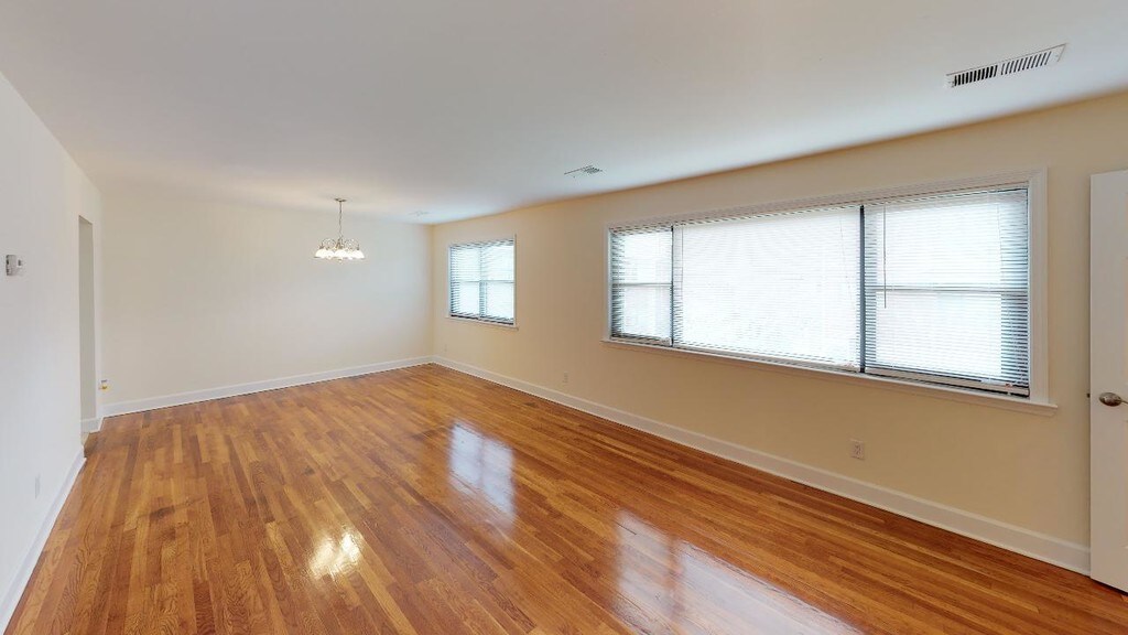 Arms Apartments Iselin, NJ Apartments