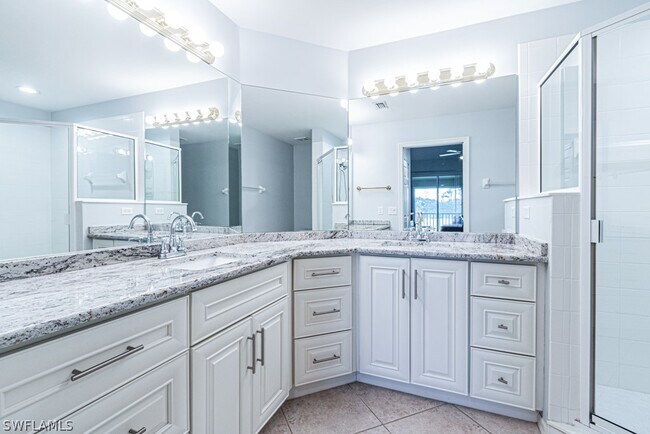 property at 6015 Pinnacle Ln