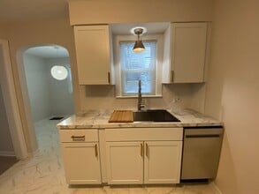 1012 Dorroll St NE in Grand Rapids, MI - Building Photo - Building Photo
