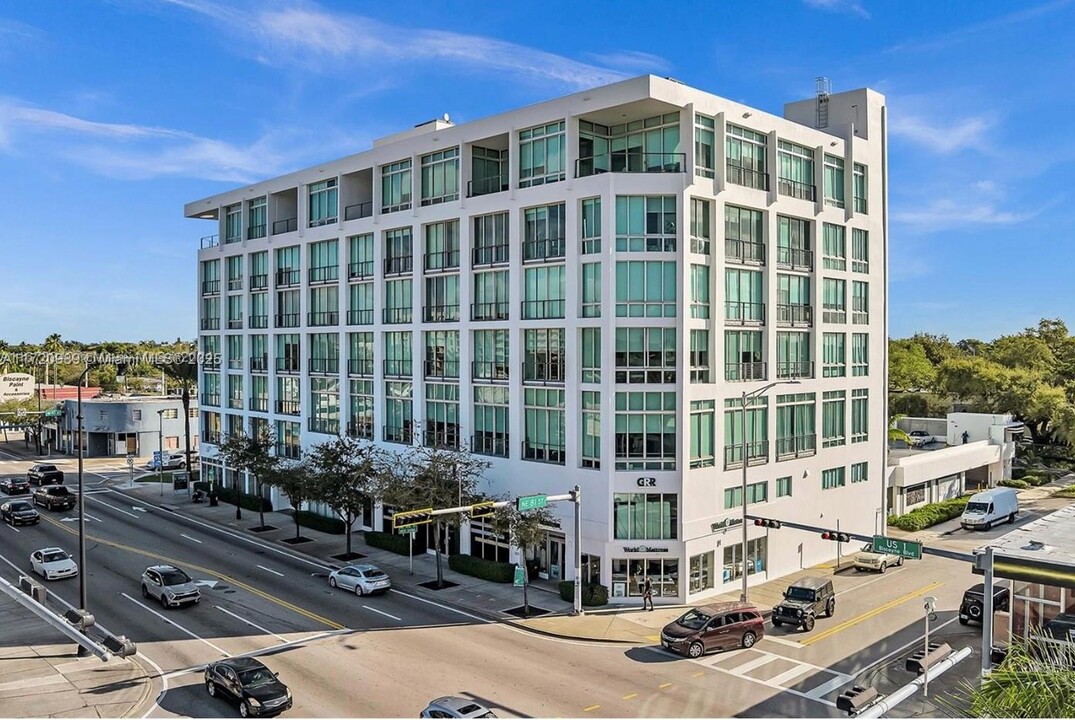 8101 Biscayne Blvd in Miami, FL - Building Photo