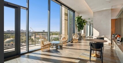 3411 Yoakum Blvd in Houston, TX - Building Photo - Building Photo