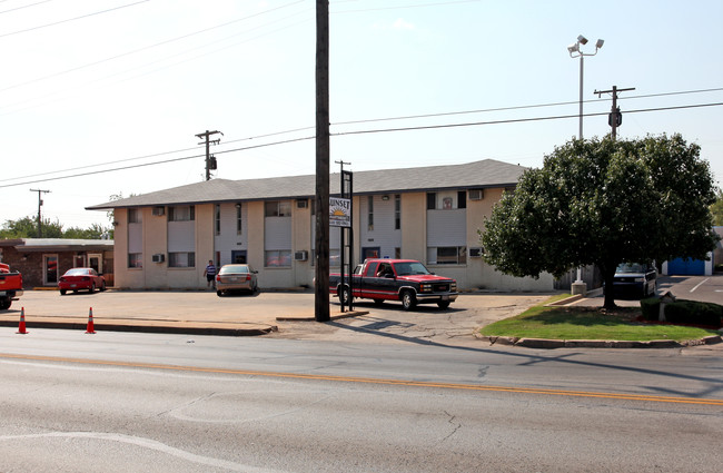 Sunset Apartments in Oklahoma City, OK - Building Photo - Building Photo