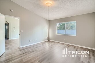 11809 Brenford Crest Dr in Riverview, FL - Building Photo - Building Photo