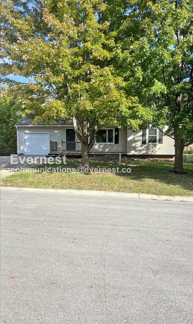 13617 Craig Ave in Grandview, MO - Building Photo - Building Photo