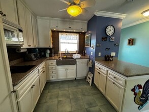 2601 S Roosevelt Blvd in Key West, FL - Building Photo - Building Photo