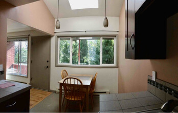 2802 SE 67th Ave in Portland, OR - Building Photo - Building Photo