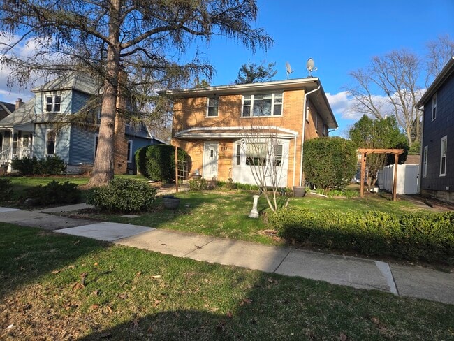 722 N Center St in Naperville, IL - Building Photo - Building Photo