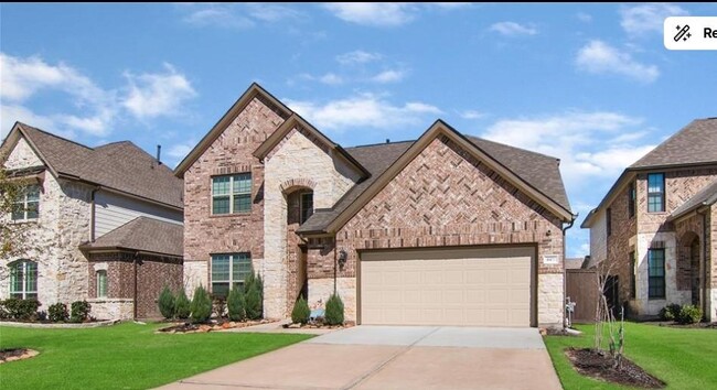 property at 4411 Woodridge Dr