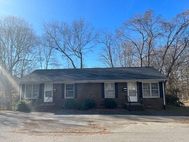 property at 401 Ford St