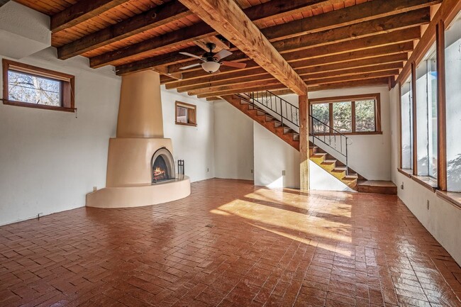 3 Senda Del Espectro in Santa Fe, NM - Building Photo - Building Photo
